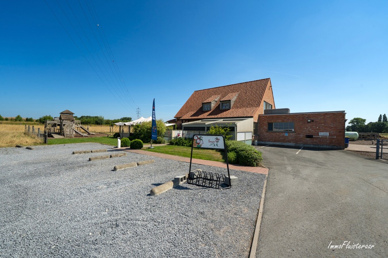Unieke eigendom met paardenaccommodatie op 33.647 m² in Menen 