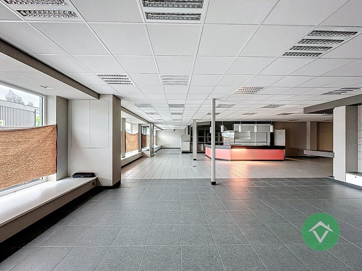 Handelspand met woonst op topligging in Gistel 