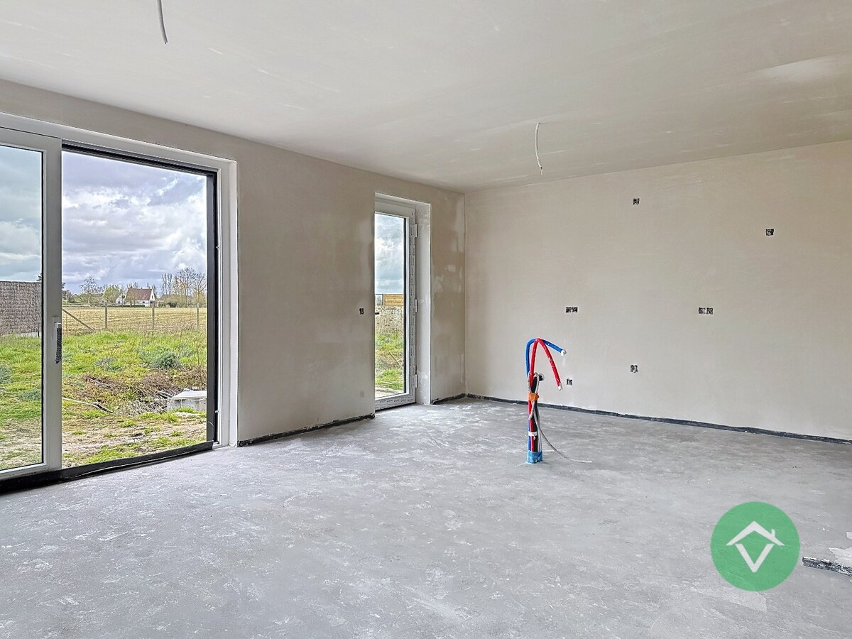 Nieuwbouwwoning met 4 slaapkamers en tuin te Koekelare 