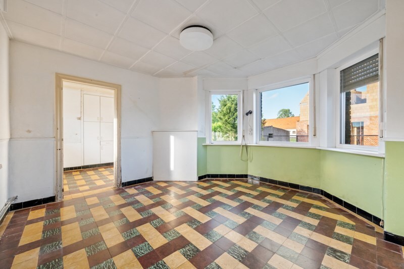 Te renoveren woning met een ruime tuin en zolder – een unieke kans! 