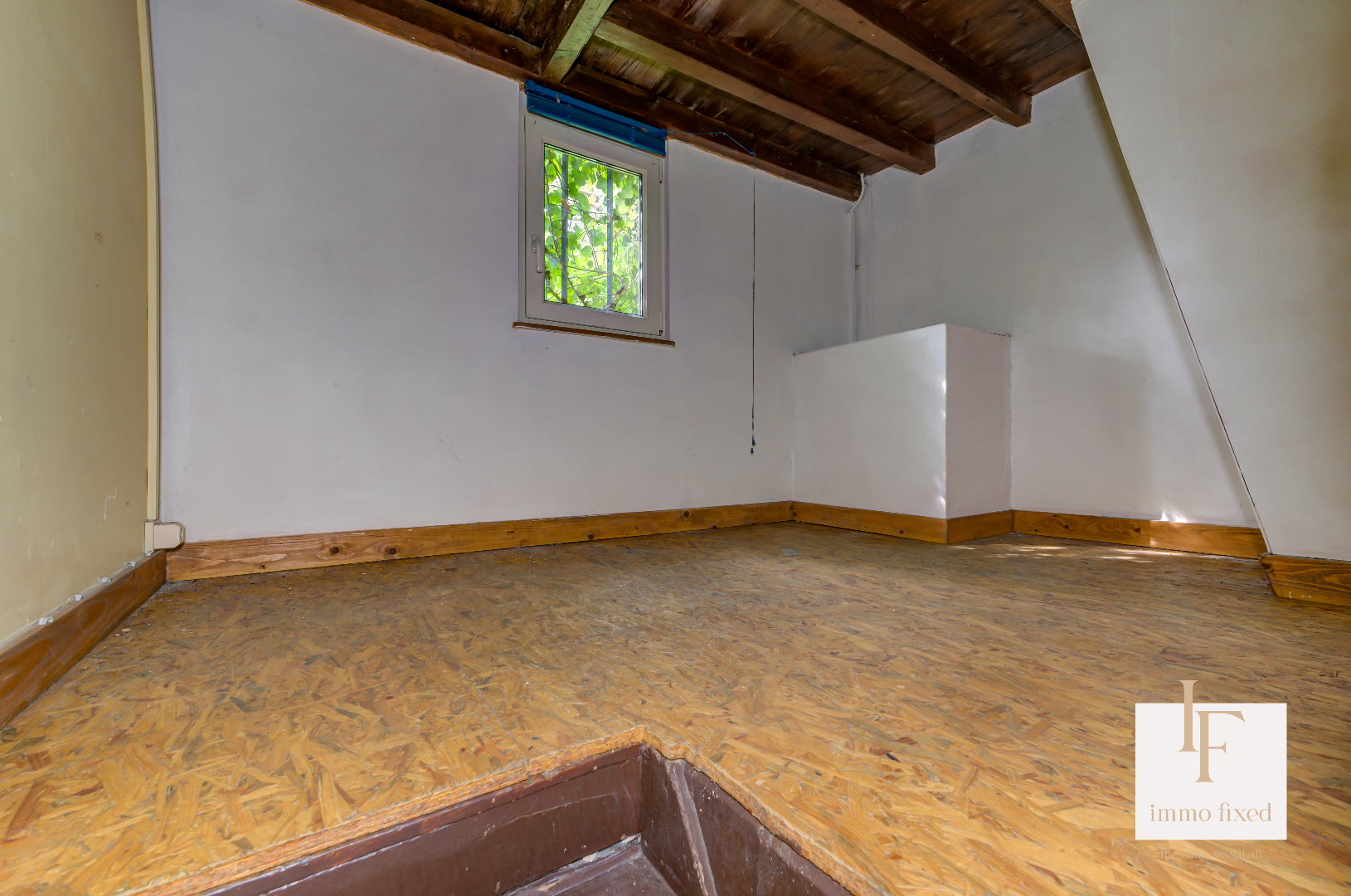 Af te breken woning op een perceel van 2804m2 te Halle-Zoersel. 