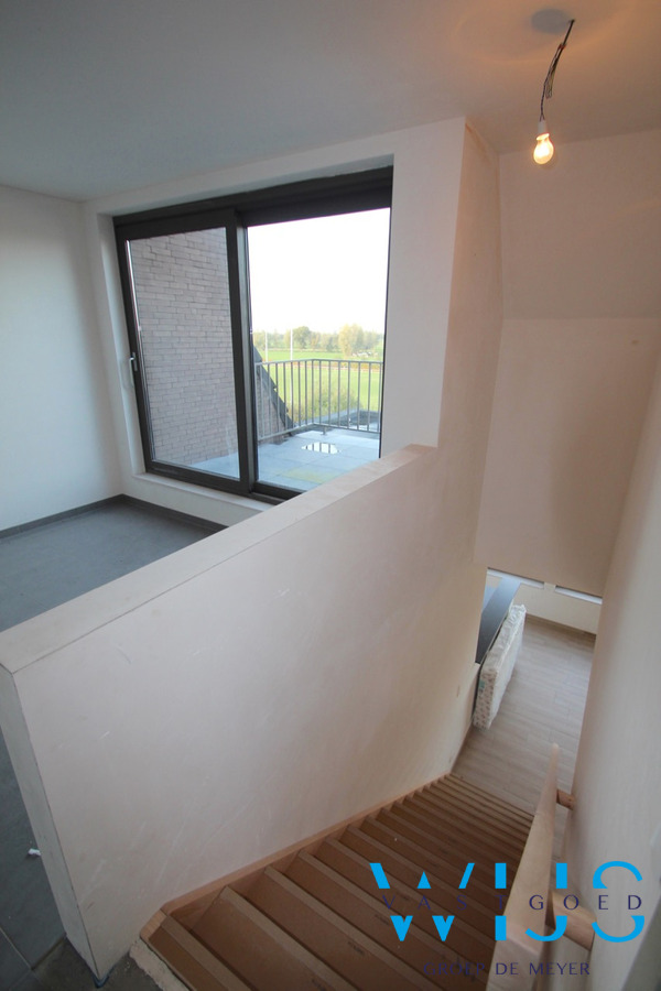 Prachtige duplex + garage in het rustige landelijke OOSTEEKLO 