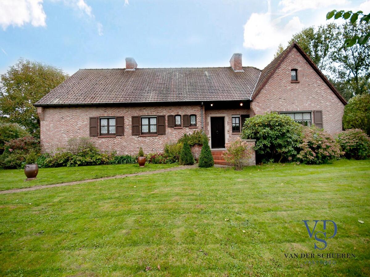 Degelijke villa op bijna 5000 m2 - exclusieve ligging nabij de Schelde in doodlopende straat ! 