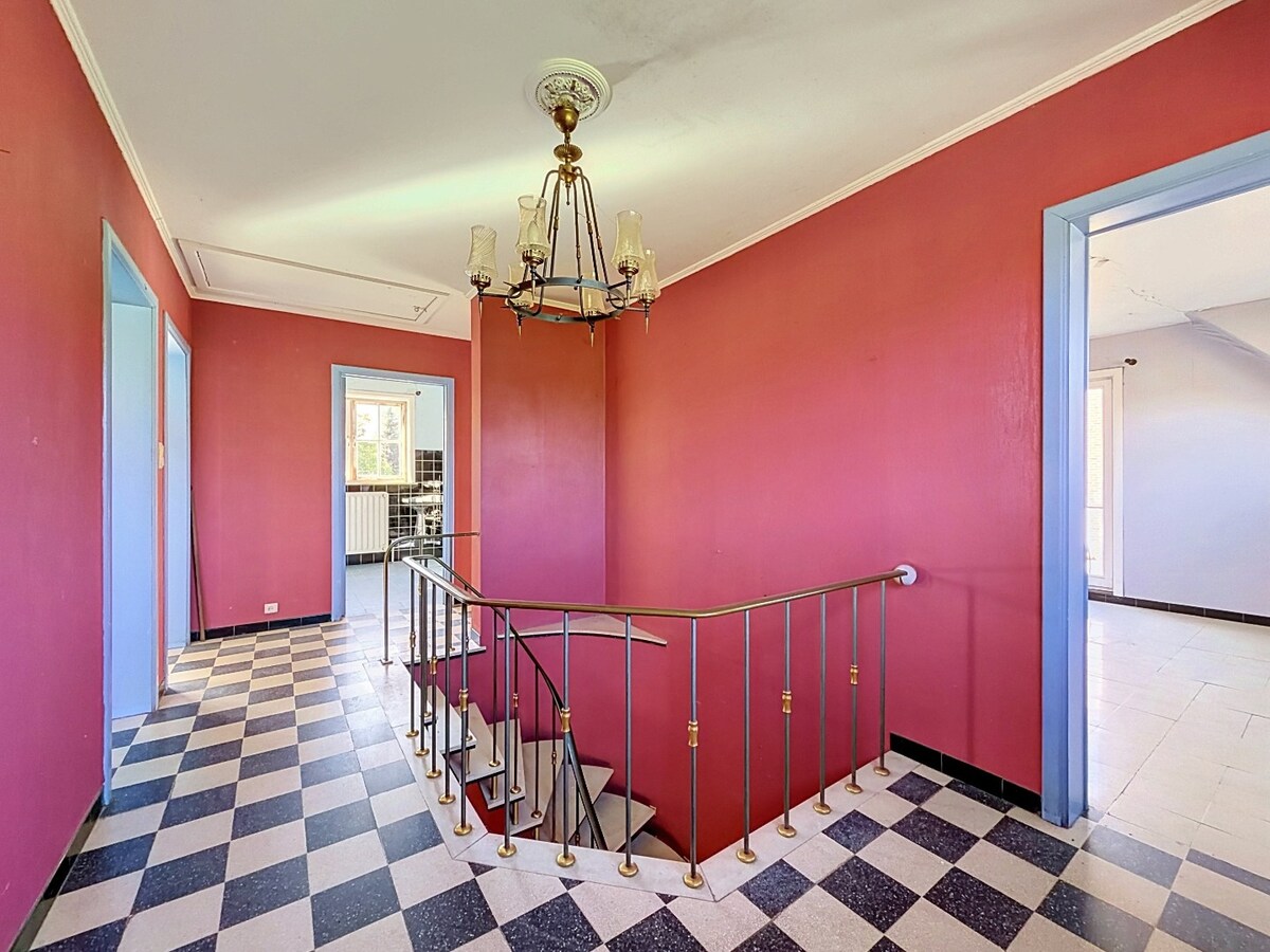 Ruime sixties villa op 3.630m² nabij dorpskern Steenhuize 