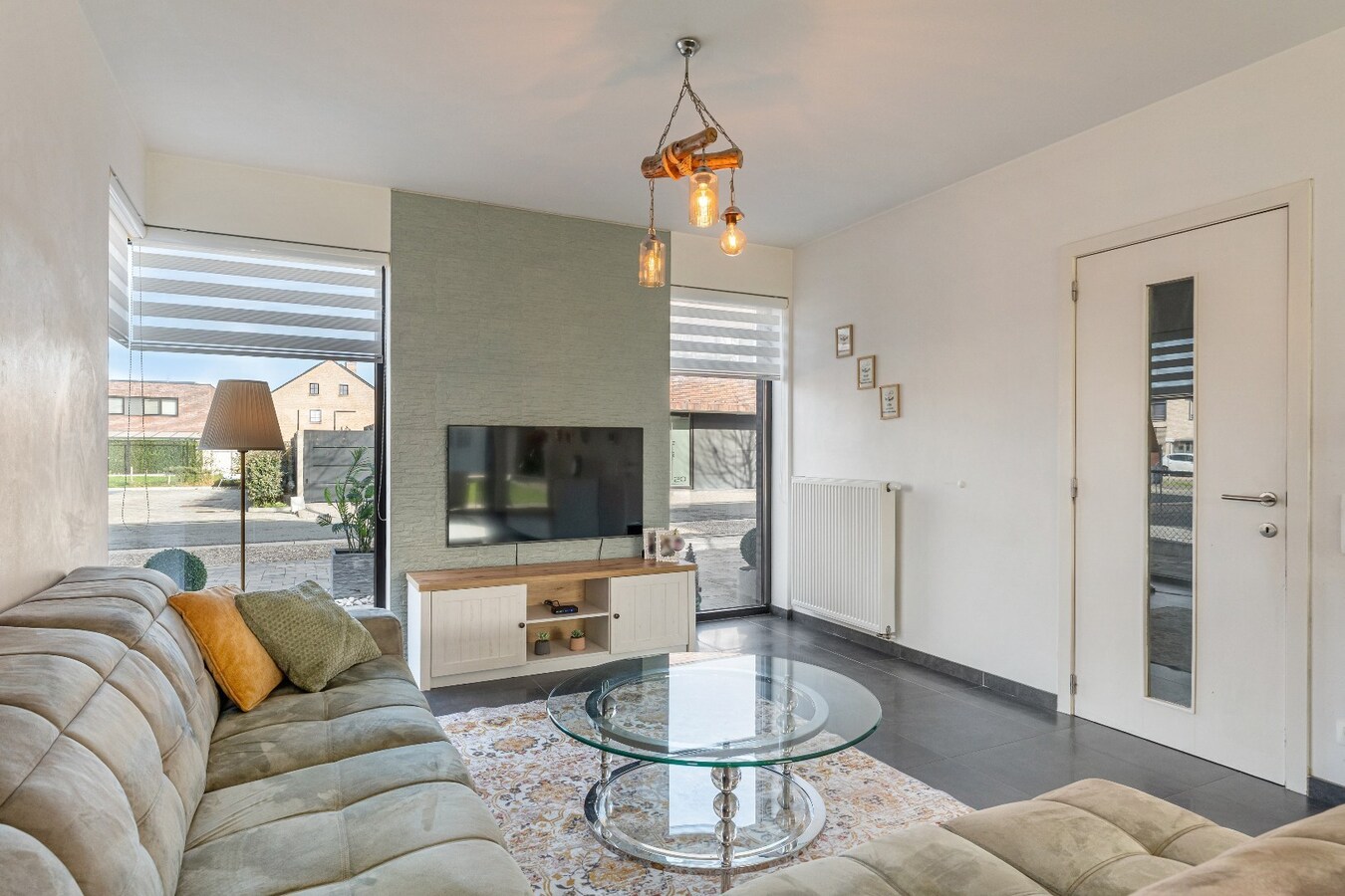 Duurzame gezinswoning met hedendaags energiecomfort, 3 slpk, ruim terras, tuin en achterliggende garage,. 