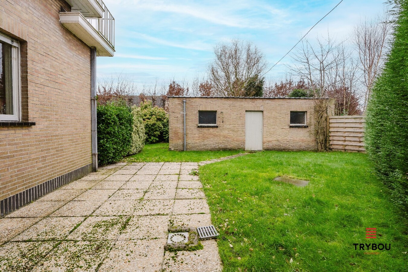 Ruime woning op groot perceel van 573 m² te Merkem. 