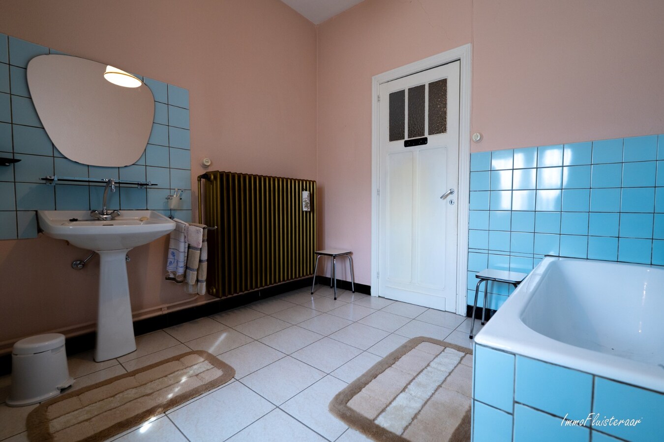 Statige woning met opslagruimte en stalgebouw op ca. 11.391 m2 te Geel 