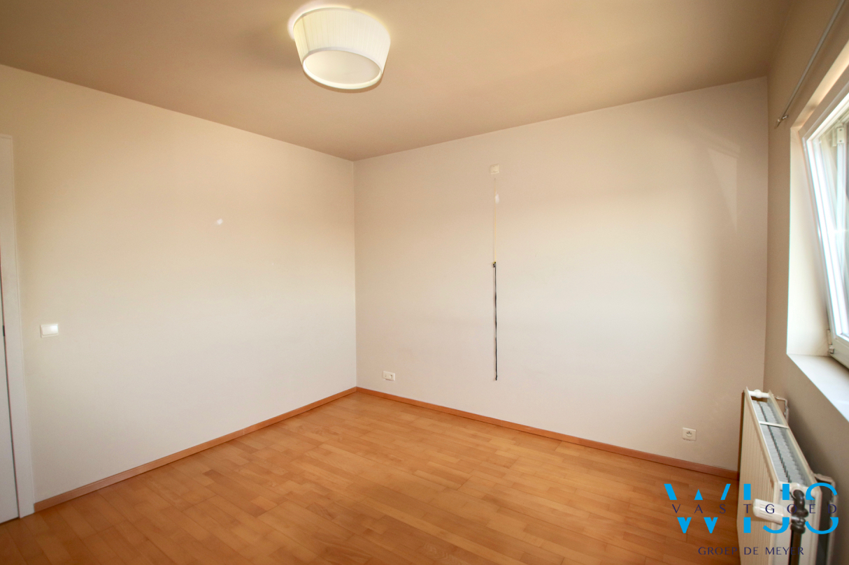 Instapklaar 2slaapkamer appartement te Zelzate! 