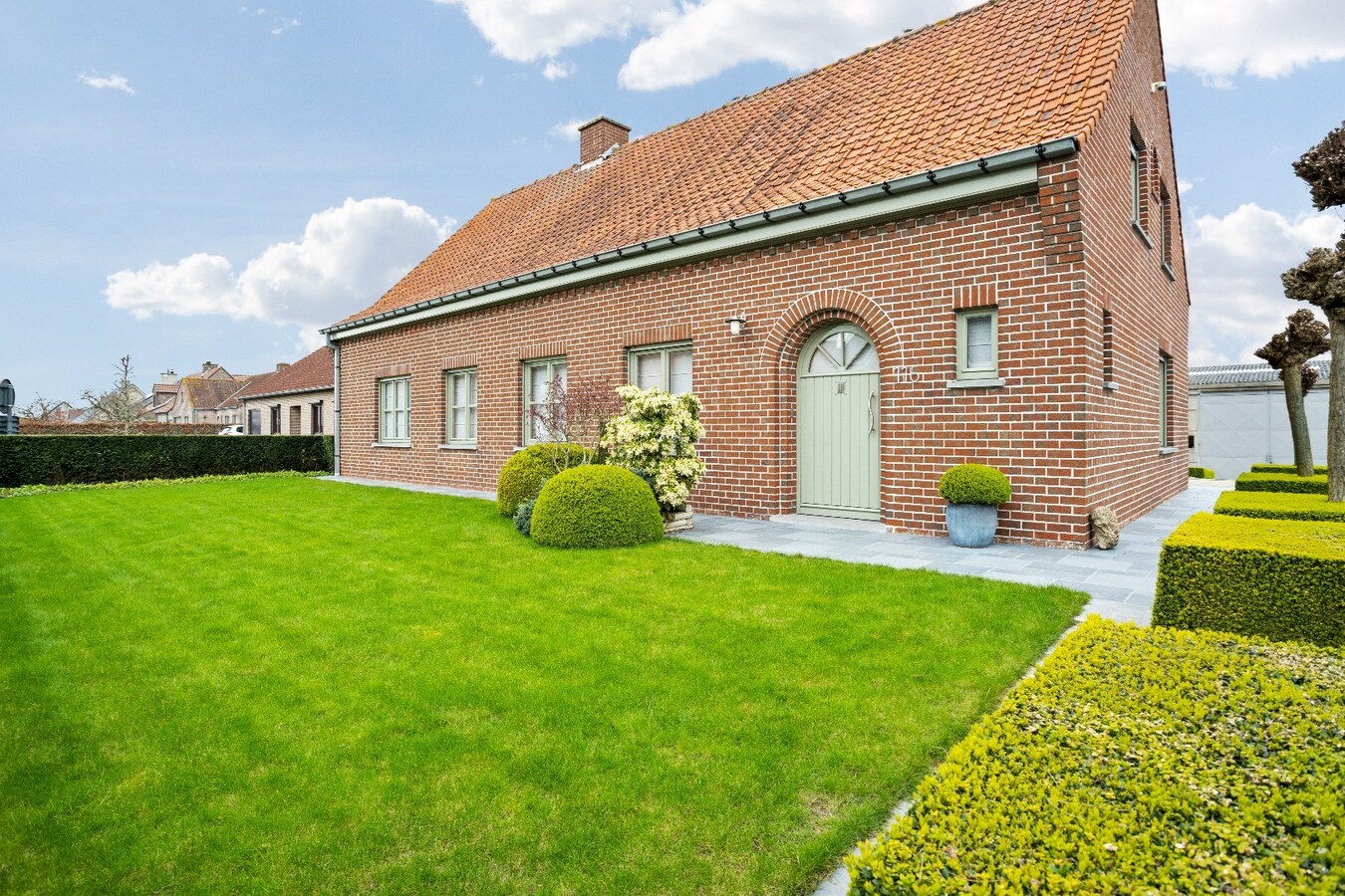 Ruime alleenstaande woning met loods op ruim perceel te Klerken 