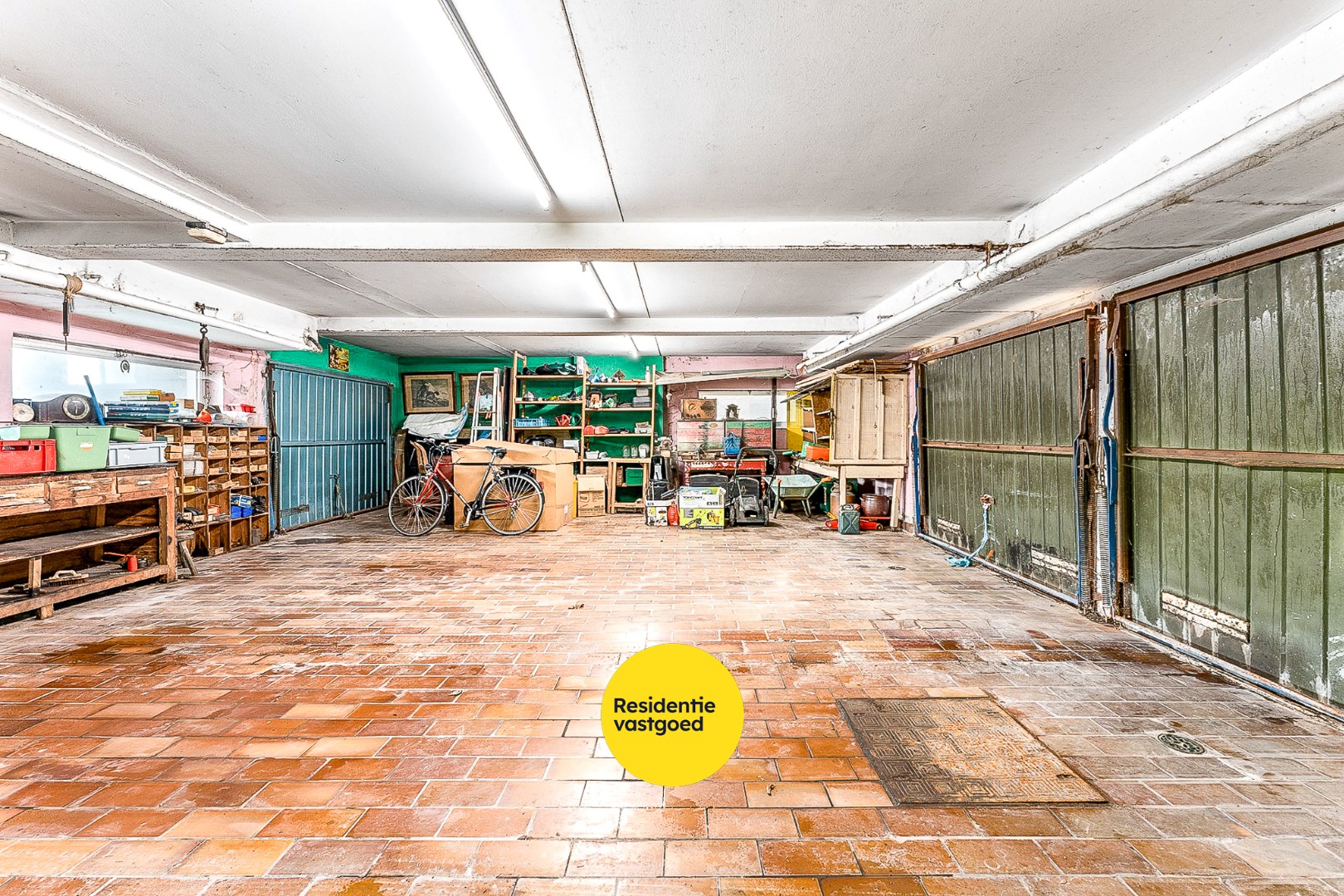 Karaktervol eigendom op ruim perceel te Alveringem. 