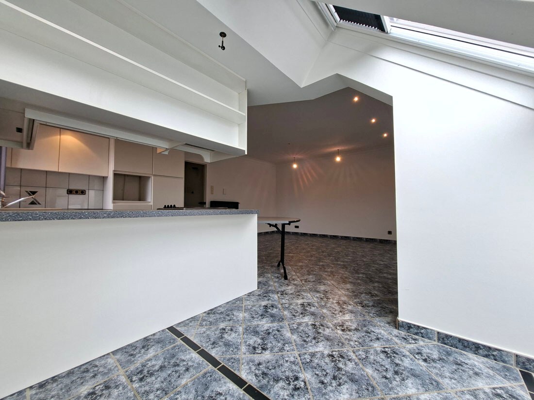 Ruim 3 slaapkamer duplex appartement te Lanaken 
