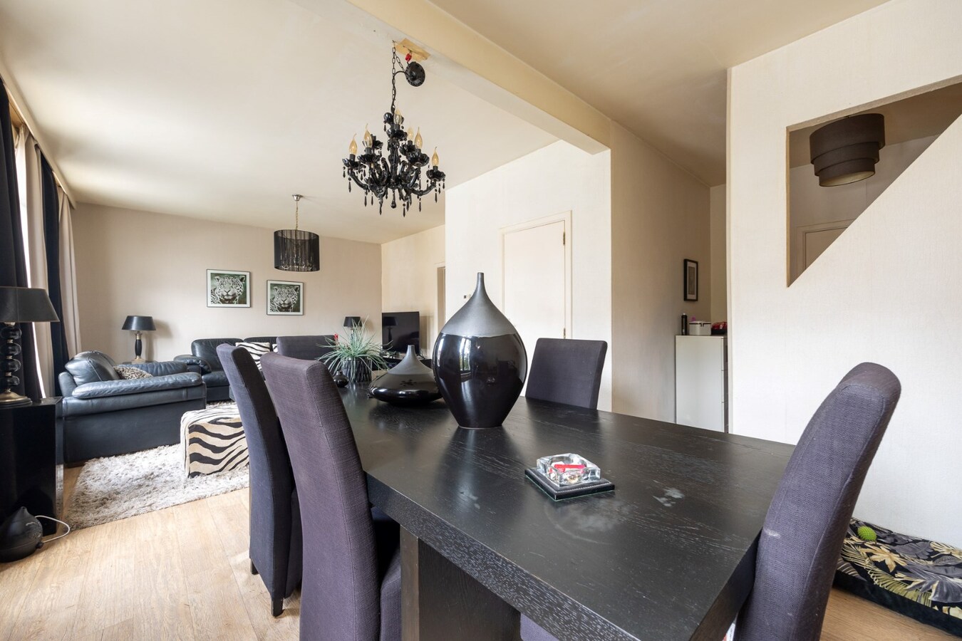 Volledig gerenoveerd dakappartement in centrum Sint-Antonius 