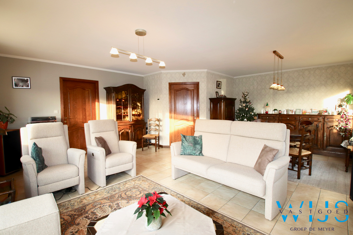 Open bebouwing op 745m² in een rustige woonwijk te LEMBEKE ! 