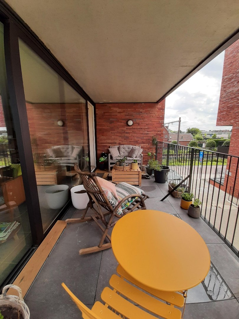 Recent appartement, gelegen op de eerste verdieping, met 2 slaapkamers 