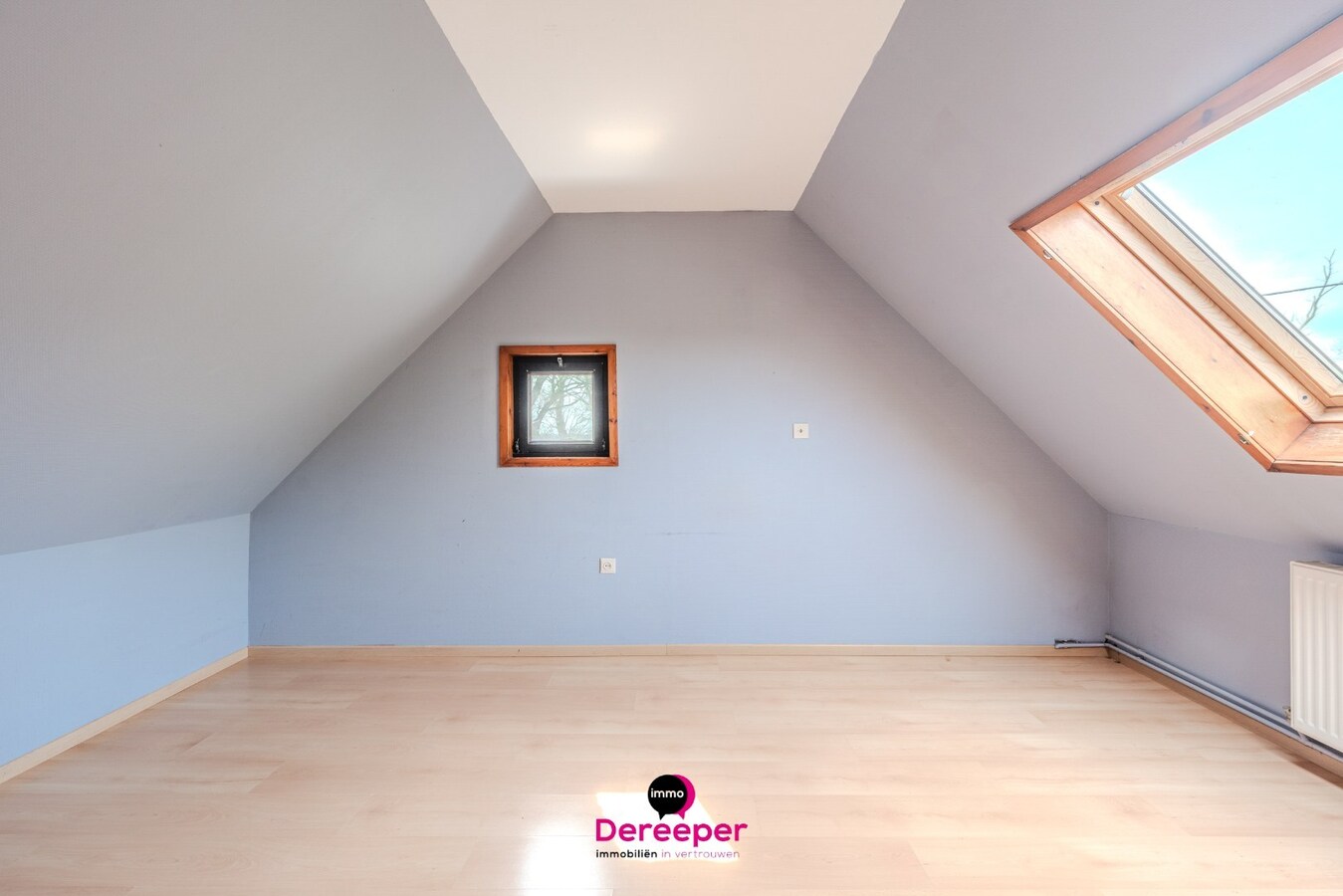 Ruim perceel van 955 m² met twee gekoppelde woningen – perfect voor kangoeroewonen in Gistel 