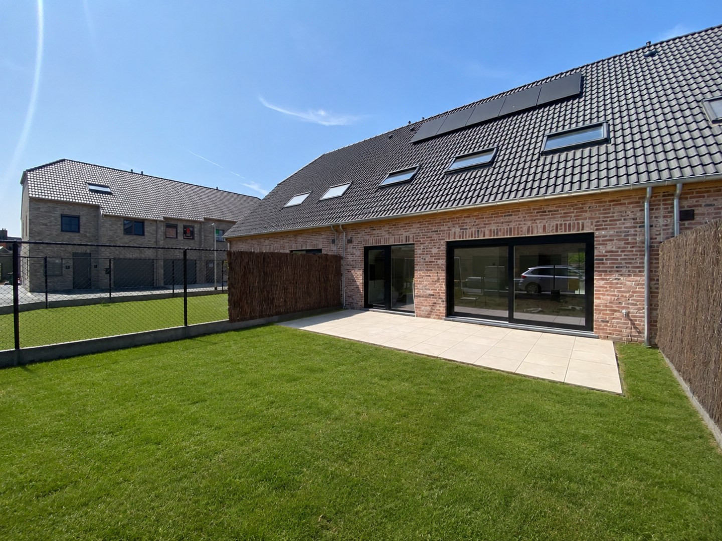 Prachtig afgewerkte nieuwbouwwoning met 4 slaapkamers te Pervijze (Diksmuide). 
