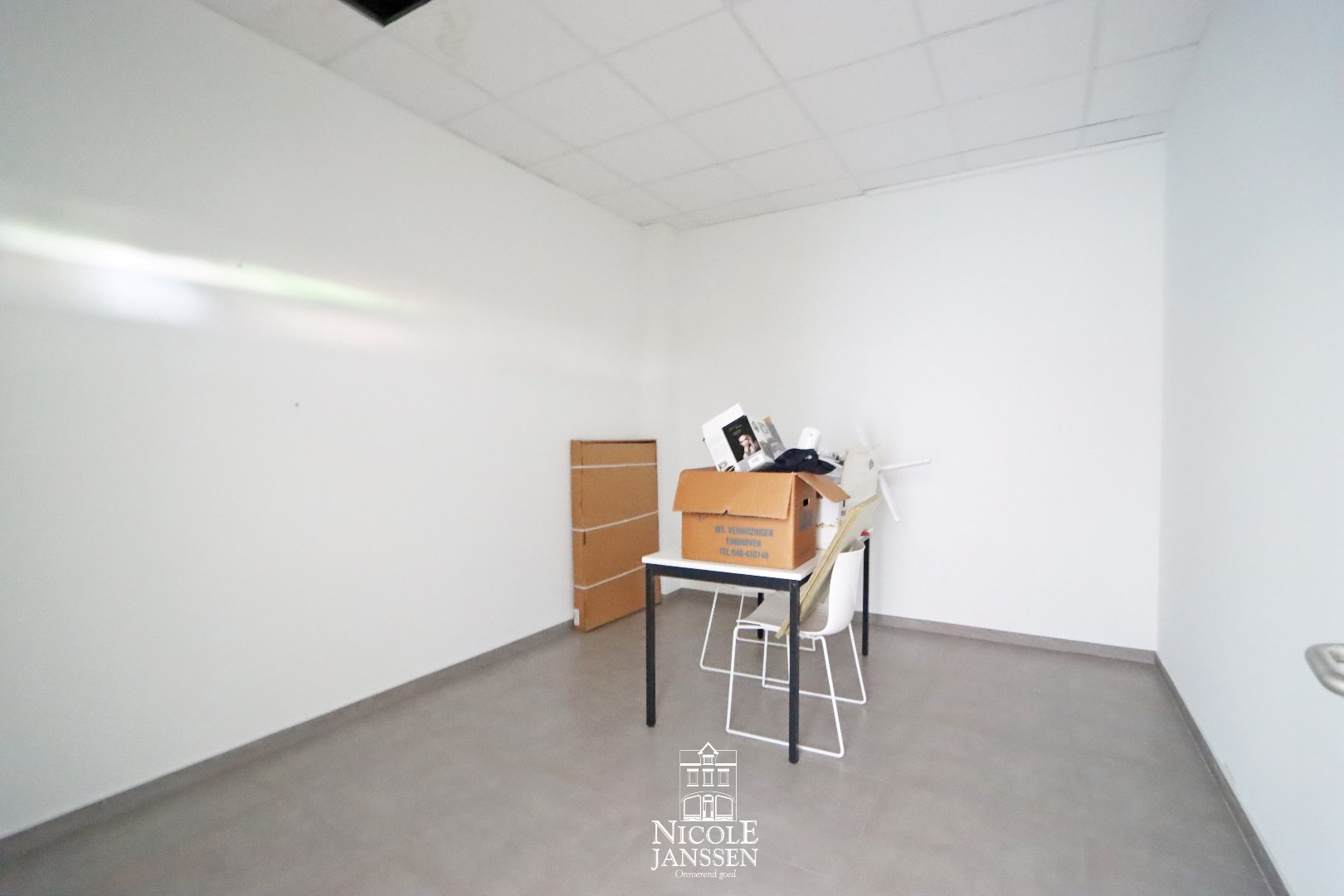 Gelijkvloers handelspand/kantoorruimte 