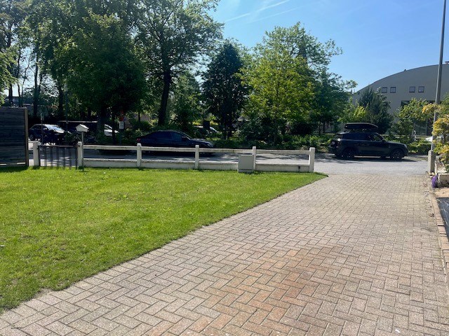 Instapklare woning met tuin in de gezellige kern van Laarne 