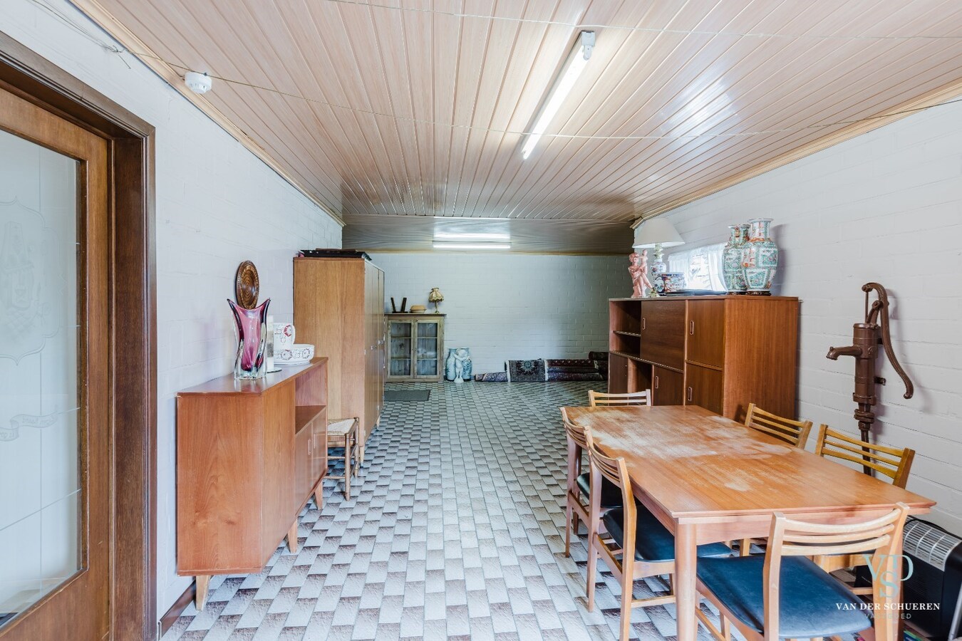 Gelijkvloerse villa.    Op 1 km van de Schelde. 