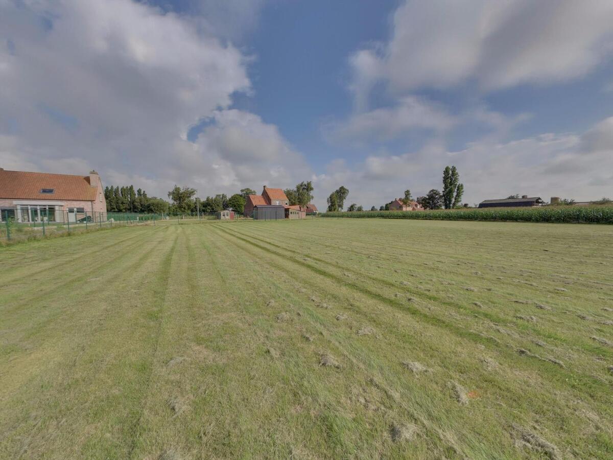rustig gelegen bouwgrond van 3.408m² 