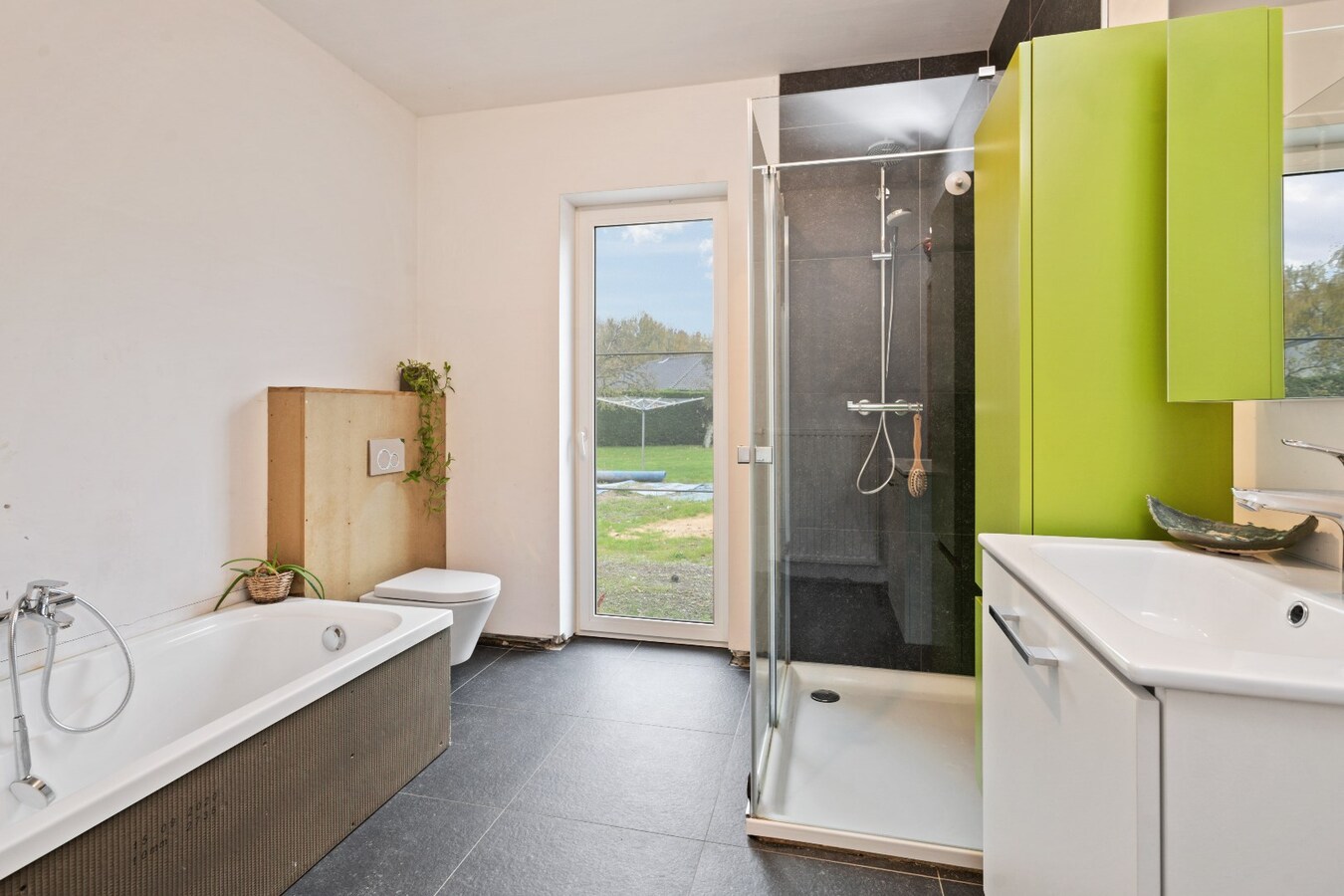 Landelijk gelegen, vrijstaande woning op ruim perceel van 670m² 