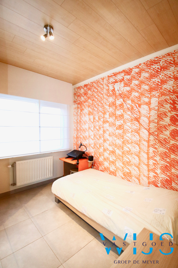 TOTAAL Gerenoveerde bungalow op een TOPlocatie in ERTVELDE ! 