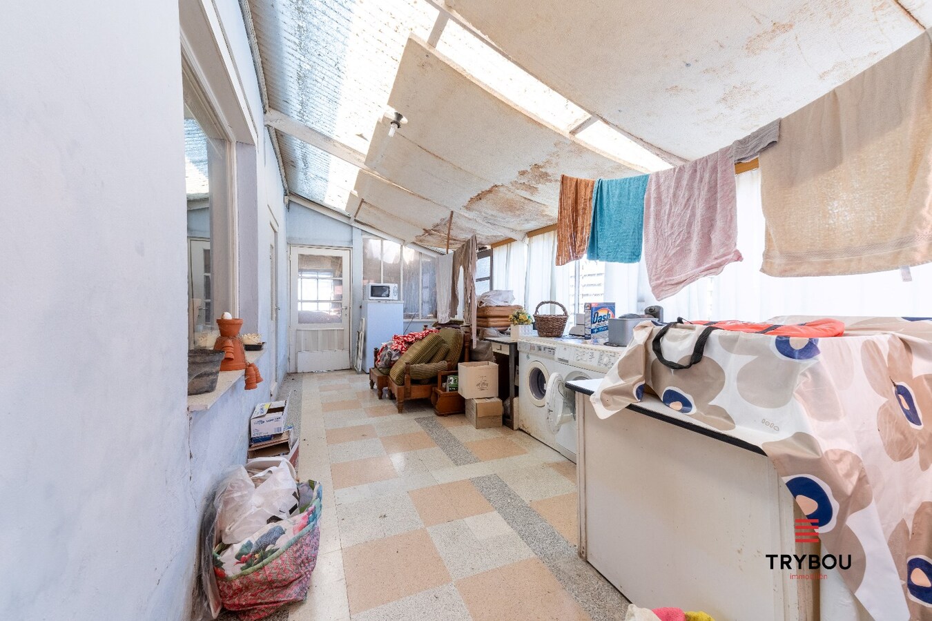 Woning met magazijn op 1203 m² – veel potentieel 