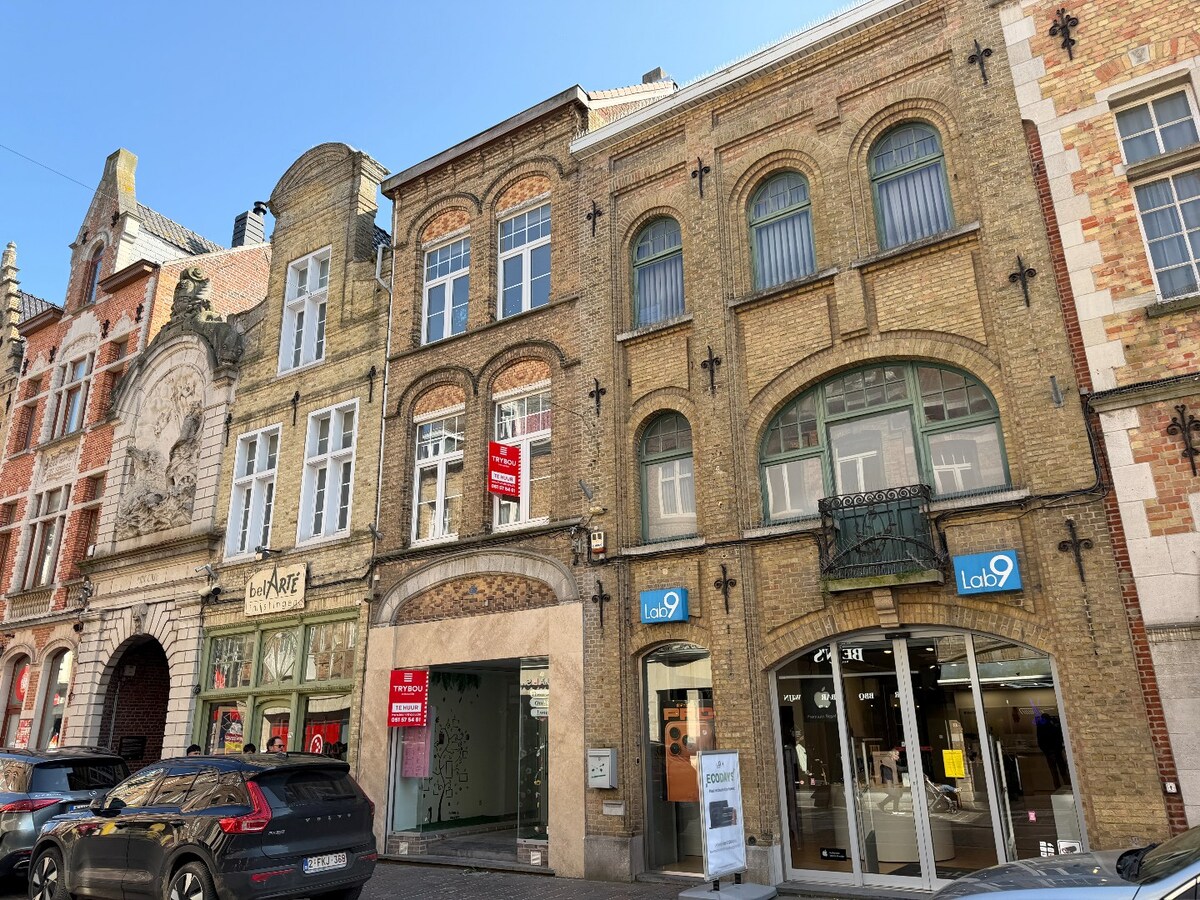 Uitstekend gelegen handelspand met bruikbare vloeroppervlakte van 257m² 