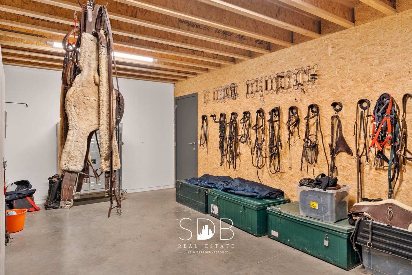 Prachtige villa met hippische accommodatie en graslanden +/-  23 ha 