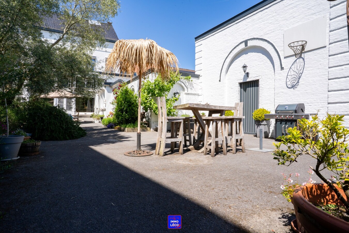 Maison de Maître chargée d'histoire, une propriété unique dans le centre-ville ! 