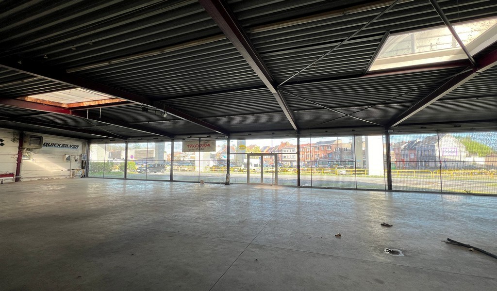 Pop-up winkel te huur vlakbij afrit E17 in Gentbrugge