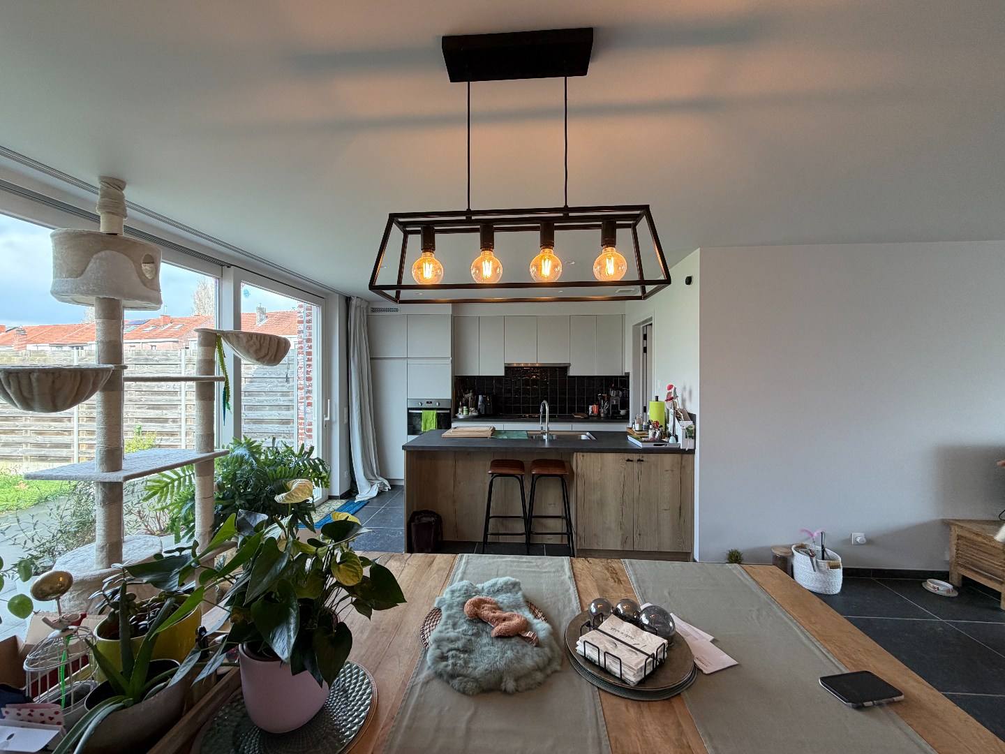 Rustig gelegen rijwoning met 3 slaapkamers, garage en zonnepanelen – Herdersstraat 33, Zulte 