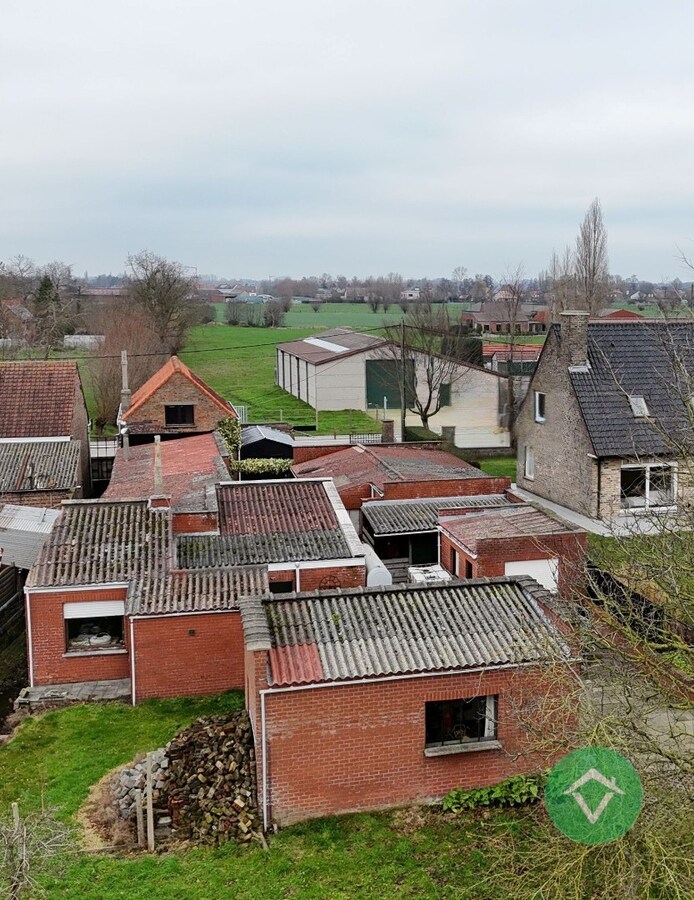 Alleenstaande woning met vele mogelijkheden te Ichtegem 