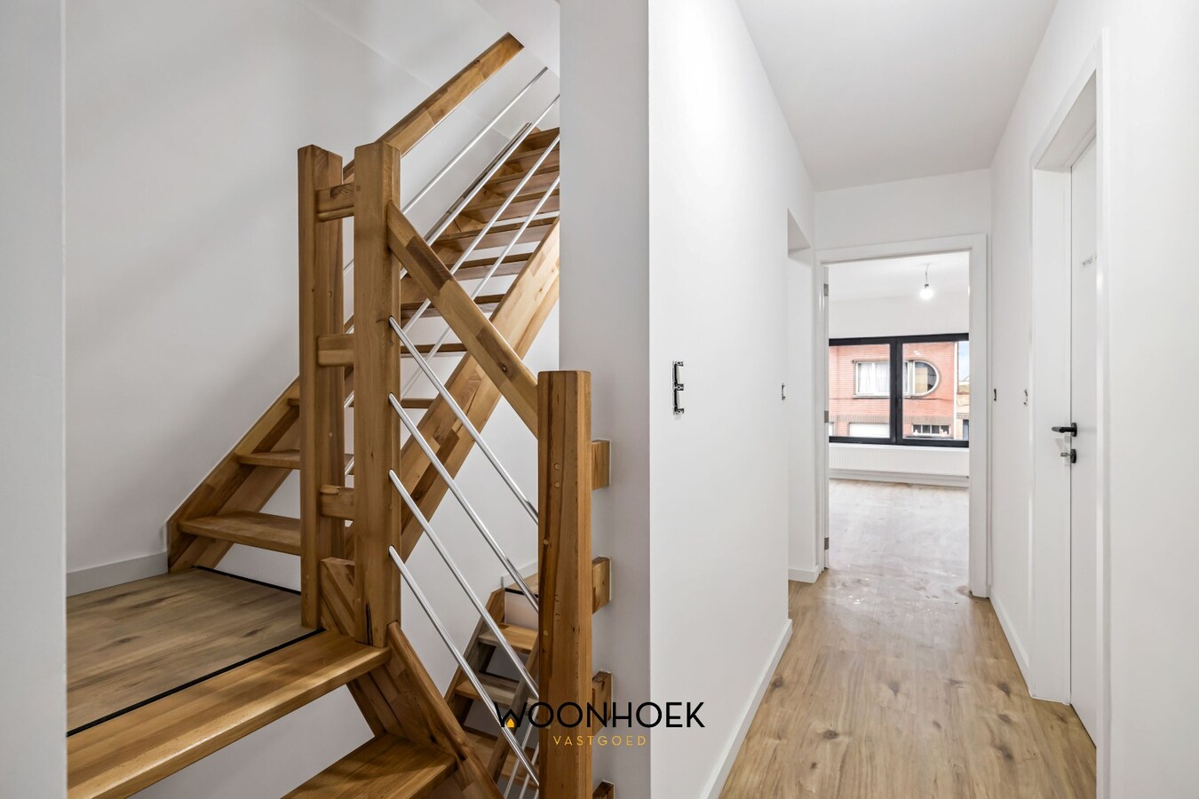 Gerenoveerde, 6-slpk woning, zonnige tuin en 2 bdkms te Sint-Niklaas! 