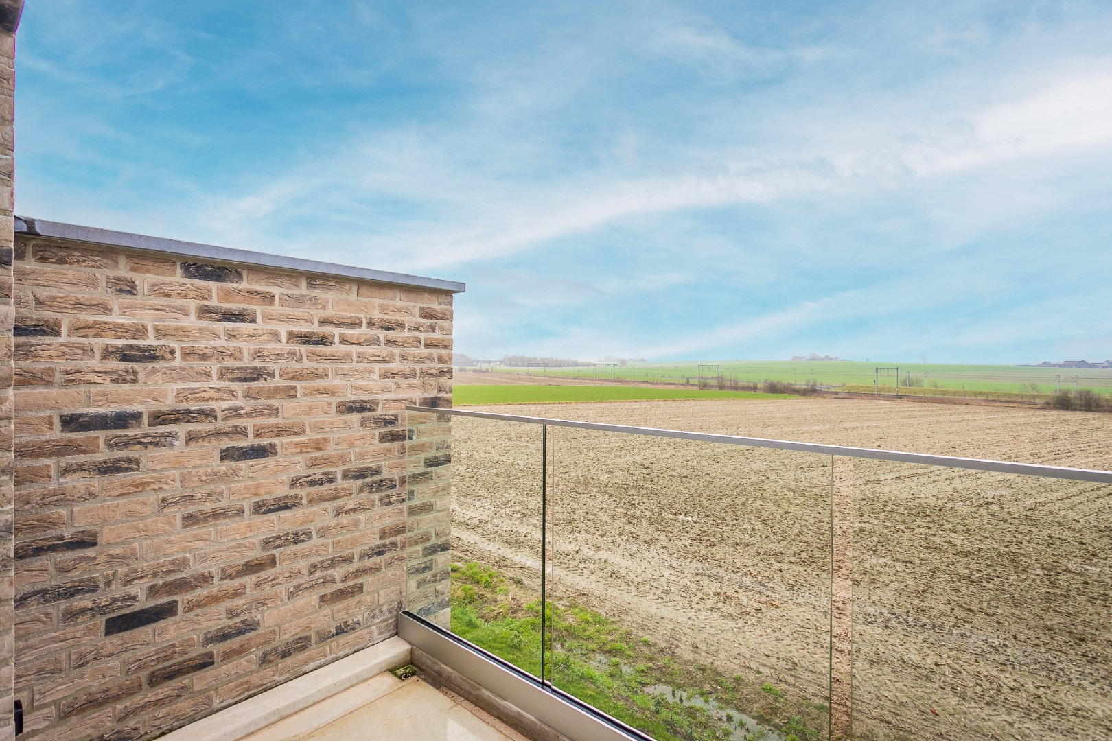 Duplex 3 slpk, terras en 2 autostaanplaatsen 