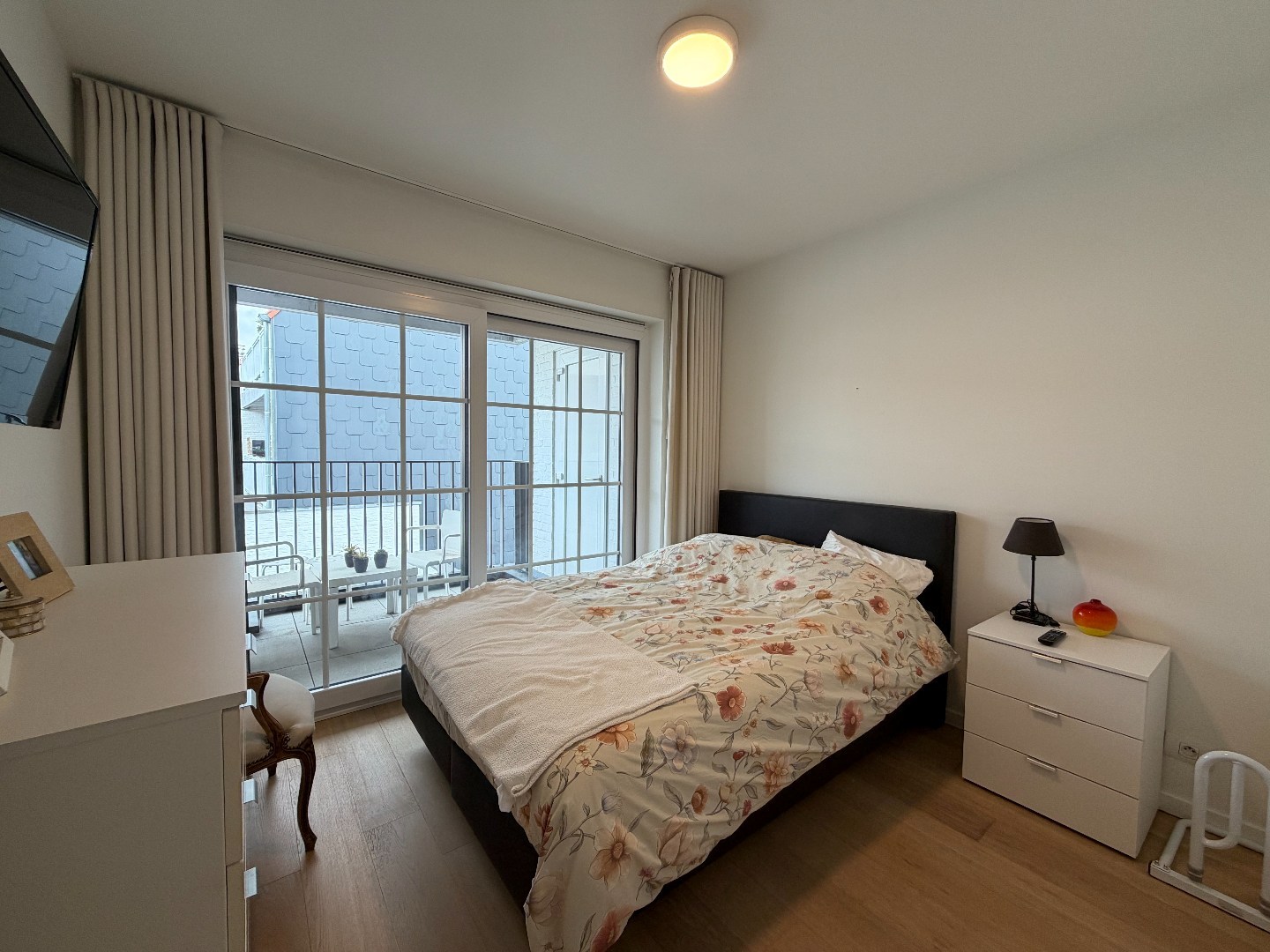 Appartement met 2 slaapkamers en garage te huur in het centrum van Waregem 