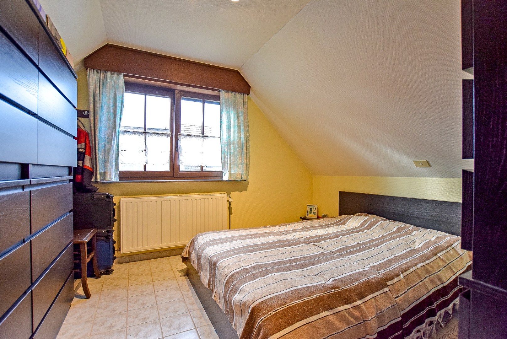 Praktische alleenstaande woning op 1198m² te centrum Veurne! 