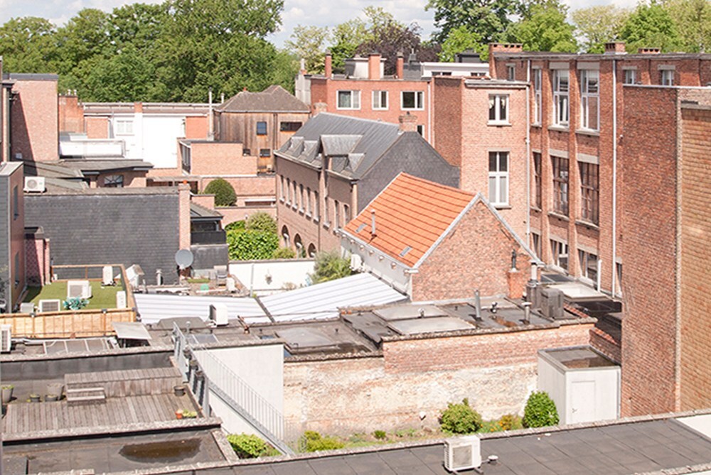 Ideaal gelegen appartement met 3 slaapkamers en lift 