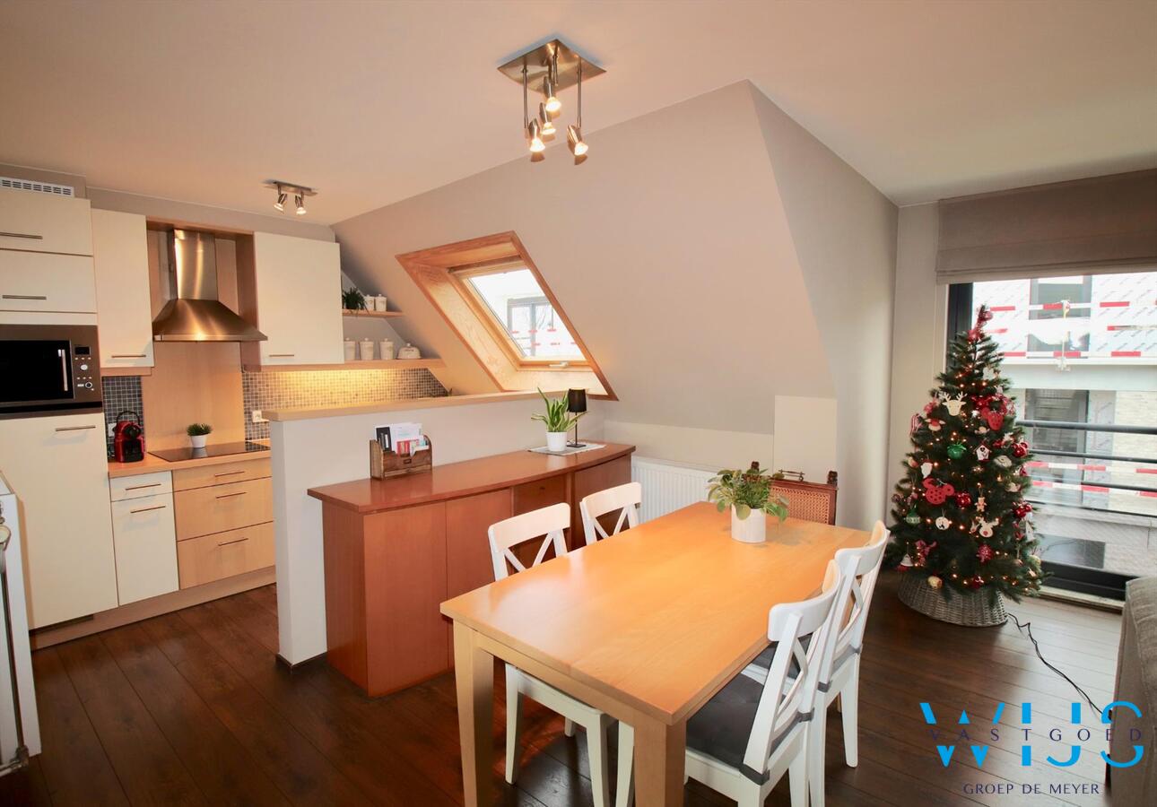 Charmant instapklaar tweeslaapkamer appartement in centrum Ertvelde! 