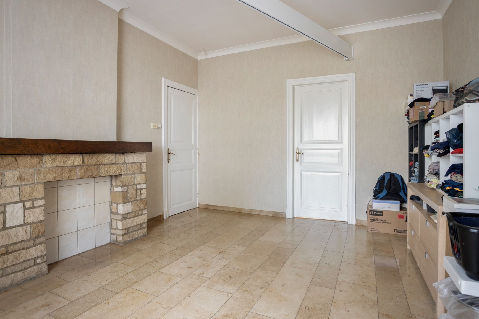 Zitkamer met doorgang keuken