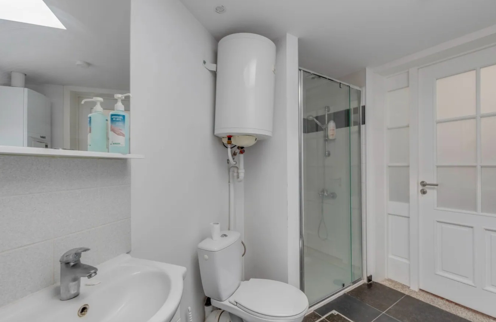 Vergunde en volledig verhuurde opbrengsteigendom op uitstekende locatie 