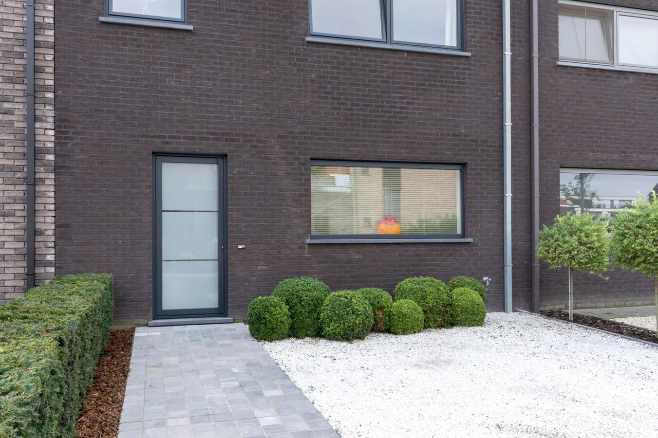Nieuwbouwwoning met luxueuze afwerking te Merelbeke 
