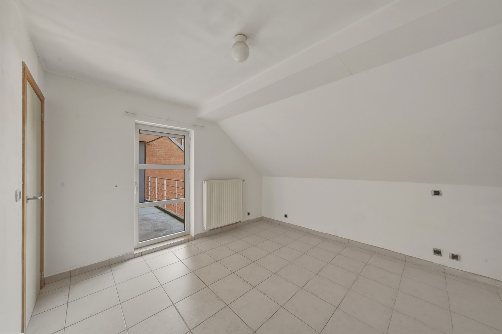 Opbrengsteigendom met 3 verhuurde appartementen in Oudenburg 