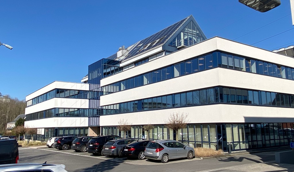 Kantoorruimte te huur in Sluispark aan R4 in Merelbeke