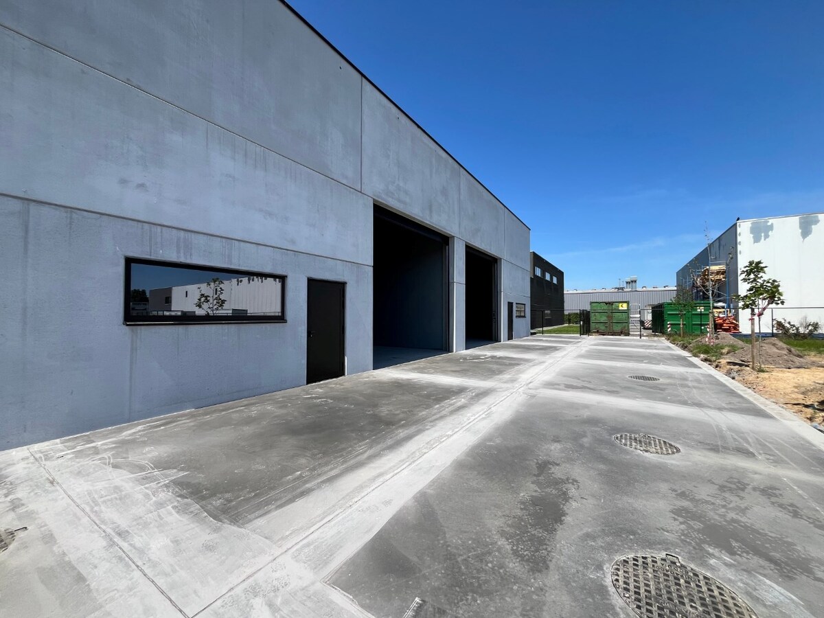 LAATSTE UNIT TE HUUR !! 