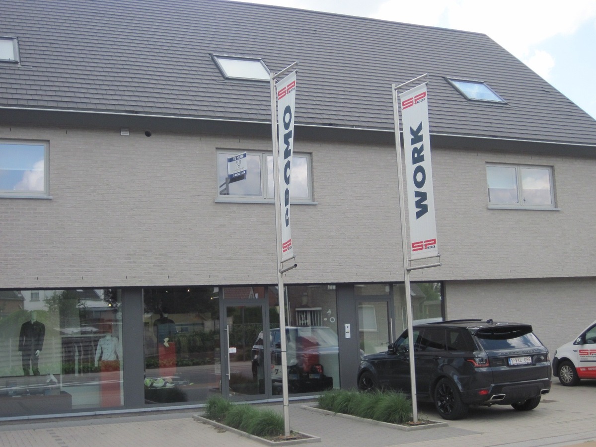 Recent, ruim appartement met een uniek terras !  GEEN VASTE KOSTEN ! 