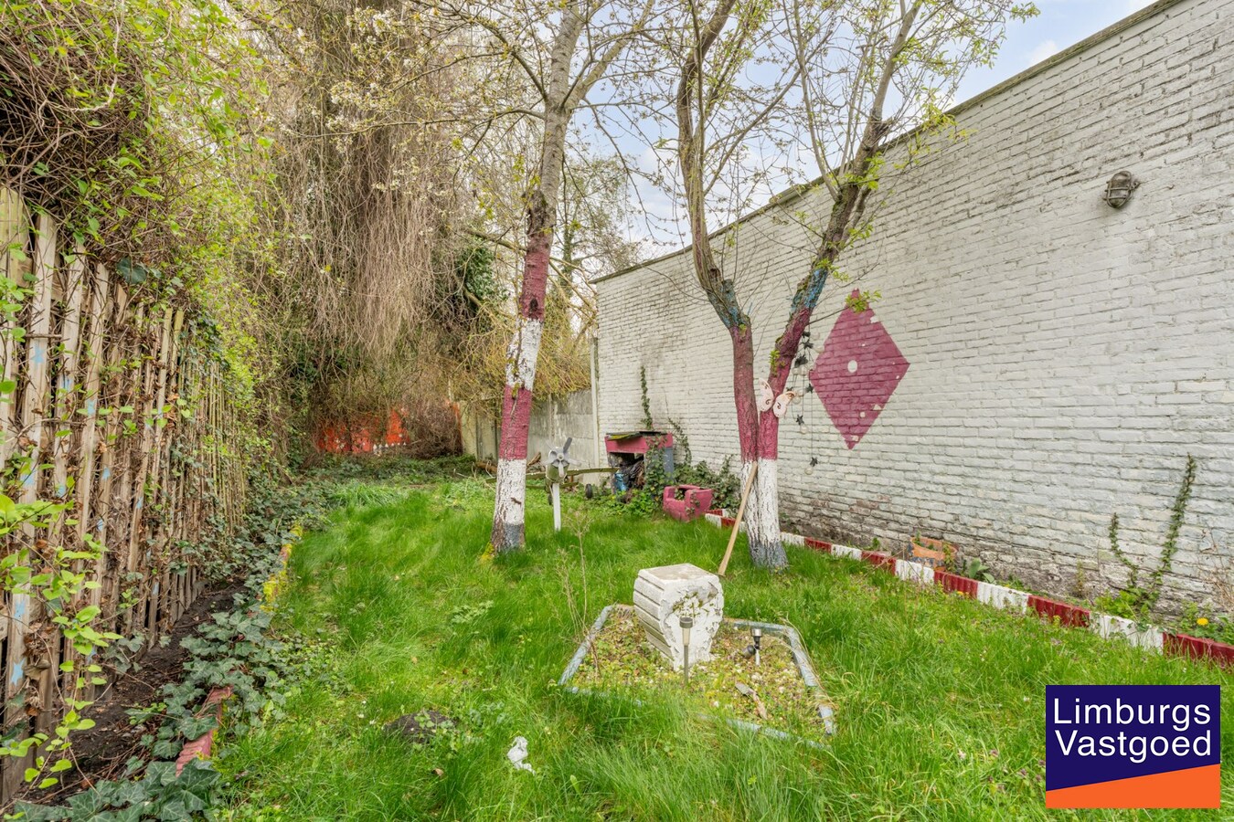 Deels gerenoveerde woning met stadstuin, 3 slpk, 2a60ca, tussen de kleine en grote ring 