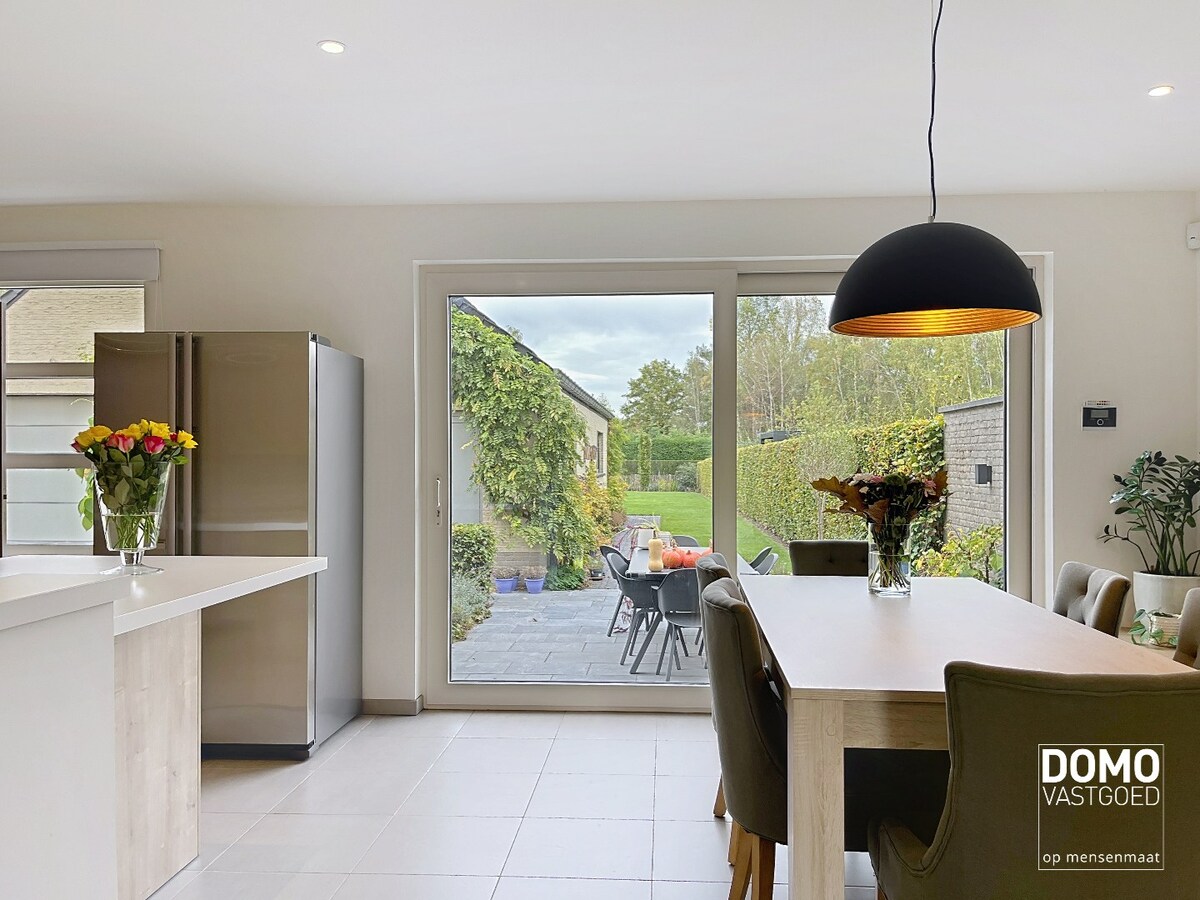 INSTAPKLARE GEZINSWONING MET 3 (MOGELIJK 4) SLAAPKAMERS EN EPC - LABEL A TE NEEROETEREN 