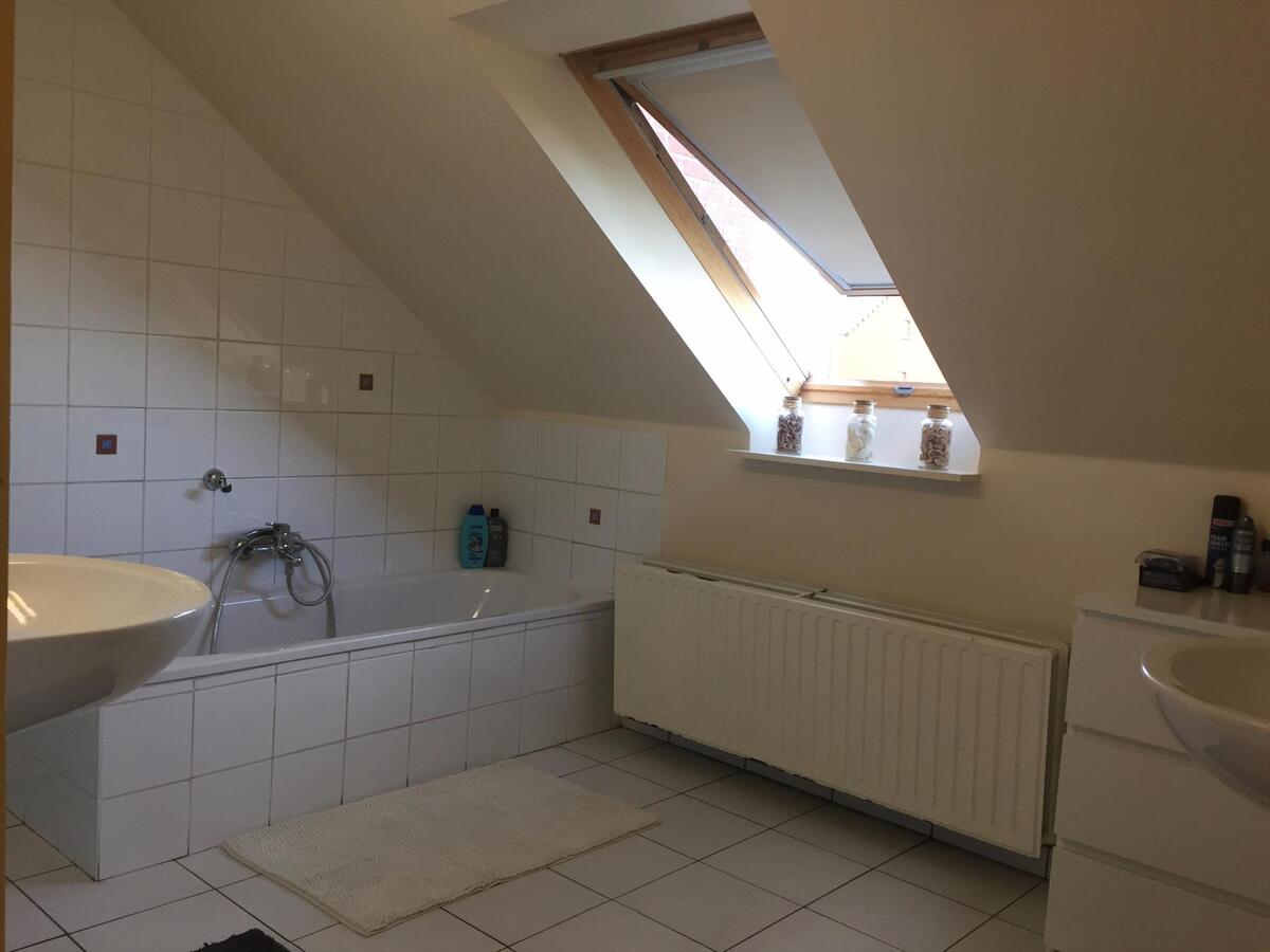 RECENTE HOB MET ZUIDGERICHTE TUIN TE BREDENE 