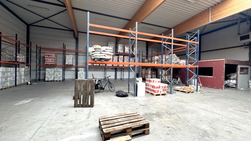 Instapklare bedrijfsunits te huur nabij E313 te Wommelgem